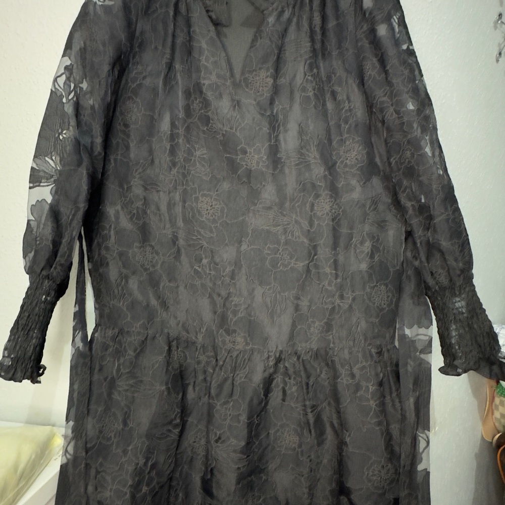 Jade Black Floral Appliqué V-Neck Blouse - Picture 6 of 6